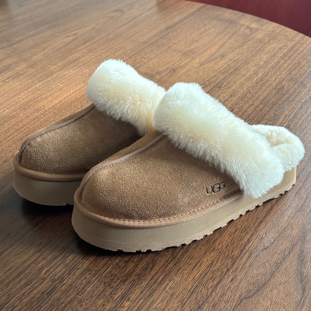 UGG slippers 1” platform NEW NWOT size 8